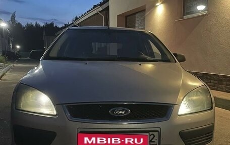 Ford Focus II рестайлинг, 2005 год, 370 000 рублей, 2 фотография