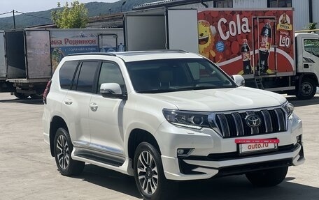 Toyota Land Cruiser Prado 150 рестайлинг 2, 2022 год, 7 850 000 рублей, 3 фотография