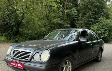 Mercedes-Benz E-Класс, 1996 год, 330 000 рублей, 1 фотография