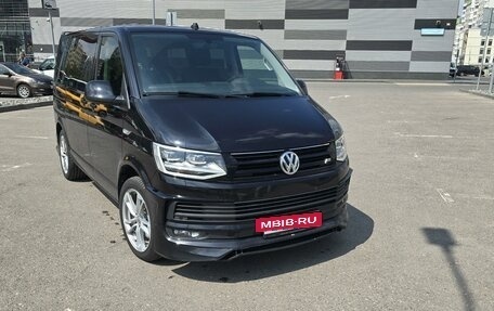 Volkswagen Multivan T6 рестайлинг, 2018 год, 4 560 000 рублей, 3 фотография