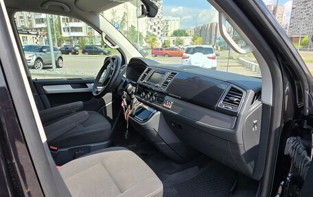 Volkswagen Multivan T6 рестайлинг, 2018 год, 4 560 000 рублей, 15 фотография