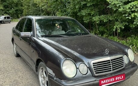 Mercedes-Benz E-Класс, 1996 год, 330 000 рублей, 2 фотография