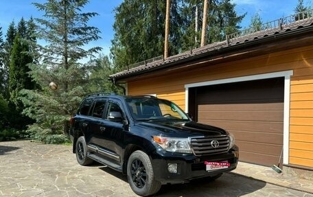 Toyota Land Cruiser 200, 2013 год, 4 000 000 рублей, 1 фотография