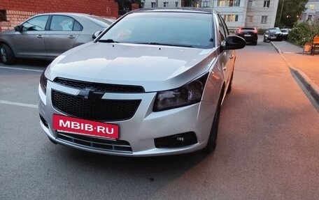 Chevrolet Cruze II, 2011 год, 750 000 рублей, 4 фотография