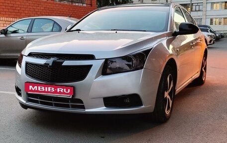 Chevrolet Cruze II, 2011 год, 750 000 рублей, 2 фотография