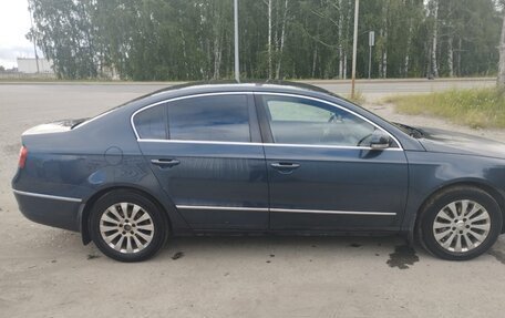 Volkswagen Passat B6, 2006 год, 550 000 рублей, 3 фотография