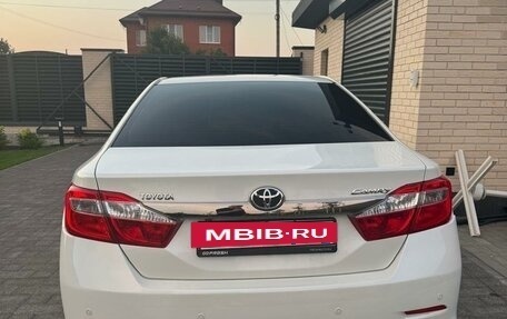 Toyota Camry, 2014 год, 2 250 000 рублей, 4 фотография