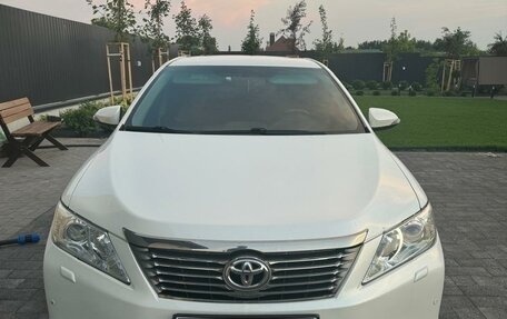 Toyota Camry, 2014 год, 2 250 000 рублей, 2 фотография