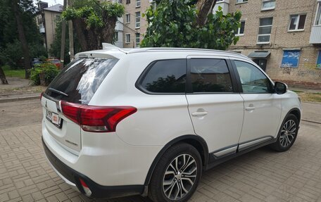 Mitsubishi Outlander III рестайлинг 3, 2018 год, 2 050 000 рублей, 4 фотография