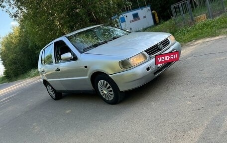 Volkswagen Polo III рестайлинг, 1998 год, 125 000 рублей, 2 фотография