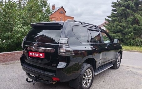 Toyota Land Cruiser Prado 150 рестайлинг 2, 2017 год, 5 500 000 рублей, 3 фотография