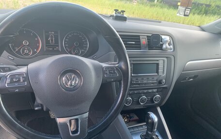 Volkswagen Jetta VI, 2013 год, 1 400 000 рублей, 6 фотография