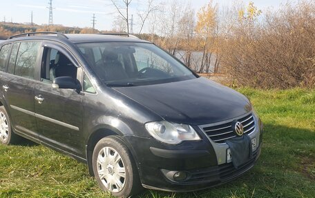 Volkswagen Touran III, 2008 год, 660 000 рублей, 2 фотография