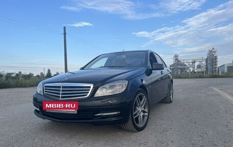 Mercedes-Benz C-Класс, 2010 год, 1 030 000 рублей, 2 фотография