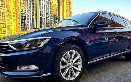 Volkswagen Passat B8 рестайлинг, 2018 год, 2 500 000 рублей, 14 фотография