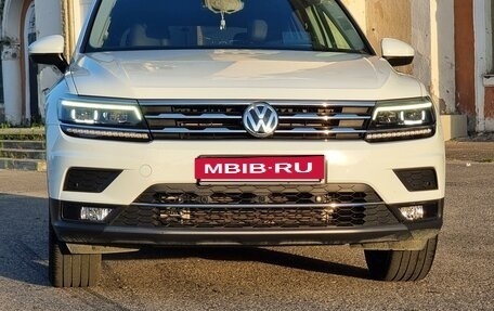 Volkswagen Tiguan II, 2020 год, 3 850 000 рублей, 2 фотография