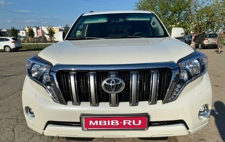 Toyota Land Cruiser Prado 150 рестайлинг 2, 2015 год, 4 700 000 рублей, 2 фотография