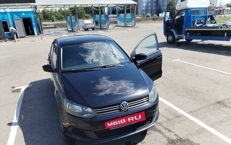 Volkswagen Polo VI (EU Market), 2013 год, 750 000 рублей, 2 фотография