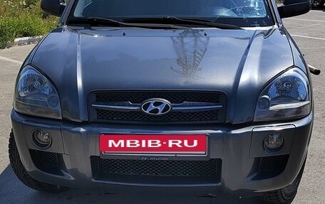 Hyundai Tucson III, 2006 год, 715 000 рублей, 2 фотография