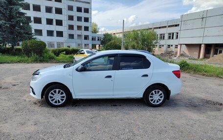 Renault Logan II, 2018 год, 850 000 рублей, 3 фотография