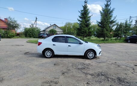 Renault Logan II, 2018 год, 850 000 рублей, 4 фотография