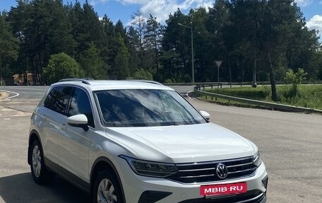 Volkswagen Tiguan II, 2021 год, 3 650 000 рублей, 4 фотография