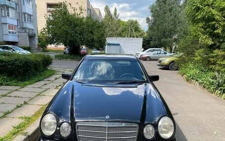 Mercedes-Benz E-Класс, 1999 год, 310 000 рублей, 2 фотография