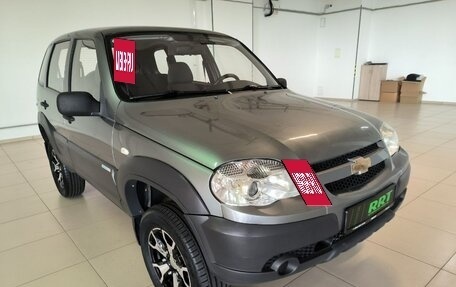 Chevrolet Niva I рестайлинг, 2011 год, 599 000 рублей, 3 фотография