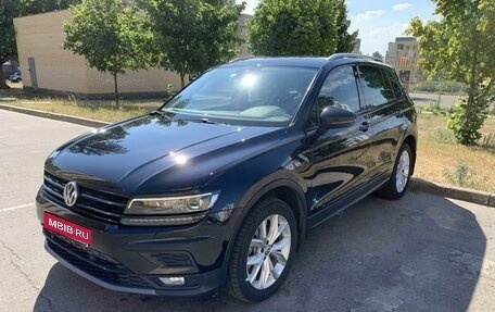 Volkswagen Tiguan II, 2019 год, 3 050 000 рублей, 1 фотография