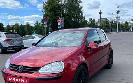 Volkswagen Golf V, 2004 год, 670 000 рублей, 1 фотография