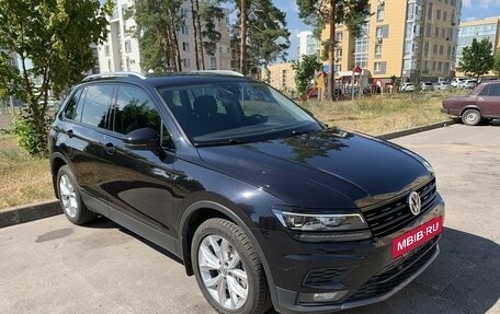 Volkswagen Tiguan II, 2019 год, 3 050 000 рублей, 3 фотография