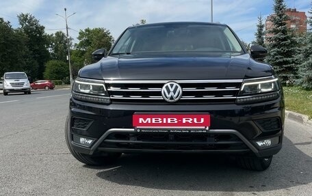 Volkswagen Tiguan II, 2017 год, 2 990 000 рублей, 2 фотография