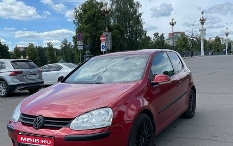 Volkswagen Golf V, 2004 год, 670 000 рублей, 2 фотография