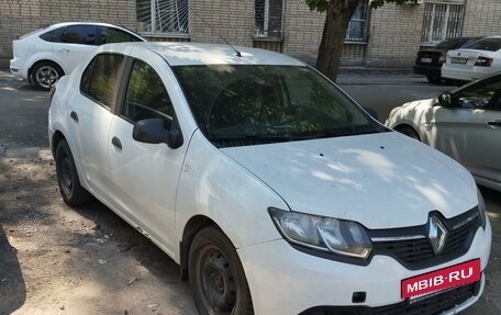 Renault Logan II, 2018 год, 450 000 рублей, 2 фотография