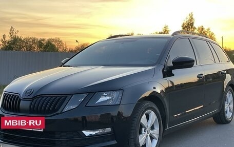 Skoda Octavia, 2019 год, 1 690 000 рублей, 2 фотография