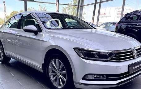 Volkswagen Passat B8 рестайлинг, 2018 год, 2 990 000 рублей, 3 фотография