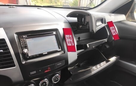 Mitsubishi Outlander III рестайлинг 3, 2009 год, 1 200 000 рублей, 13 фотография