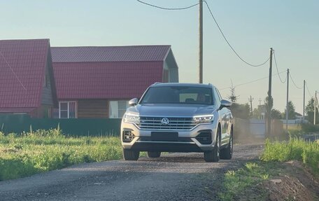 Volkswagen Touareg III, 2018 год, 5 000 000 рублей, 2 фотография