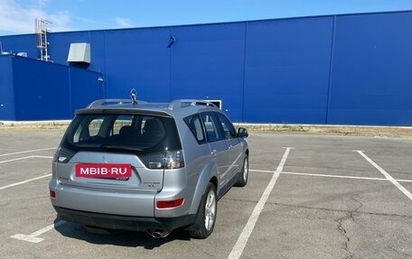 Mitsubishi Outlander III рестайлинг 3, 2008 год, 1 000 000 рублей, 10 фотография