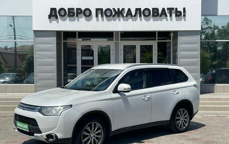 Mitsubishi Outlander III рестайлинг 3, 2014 год, 1 670 000 рублей, 3 фотография