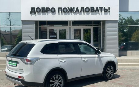 Mitsubishi Outlander III рестайлинг 3, 2014 год, 1 670 000 рублей, 7 фотография