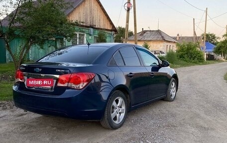 Chevrolet Cruze II, 2011 год, 800 000 рублей, 5 фотография