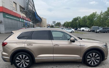 Volkswagen Touareg III, 2018 год, 5 450 000 рублей, 5 фотография