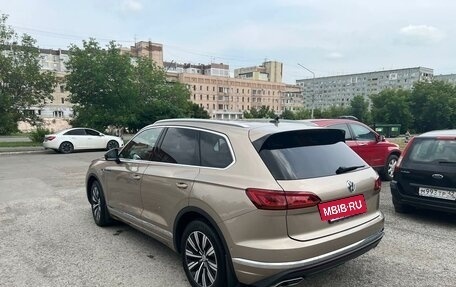 Volkswagen Touareg III, 2018 год, 5 450 000 рублей, 4 фотография