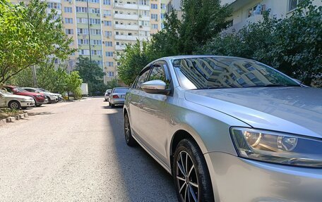 Volkswagen Jetta VI, 2013 год, 990 000 рублей, 4 фотография