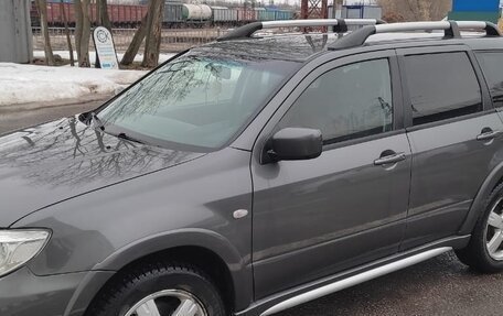 Mitsubishi Outlander III рестайлинг 3, 2004 год, 610 000 рублей, 4 фотография