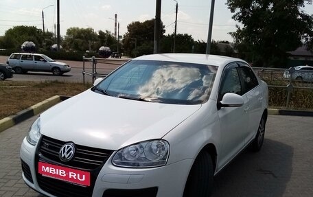 Volkswagen Jetta VI, 2010 год, 900 000 рублей, 8 фотография