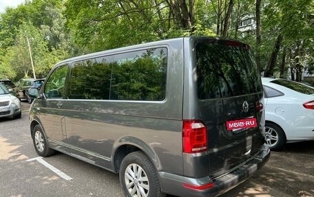 Volkswagen Multivan T6 рестайлинг, 2019 год, 4 100 000 рублей, 3 фотография