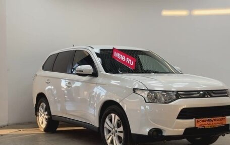 Mitsubishi Outlander III рестайлинг 3, 2012 год, 1 390 000 рублей, 17 фотография