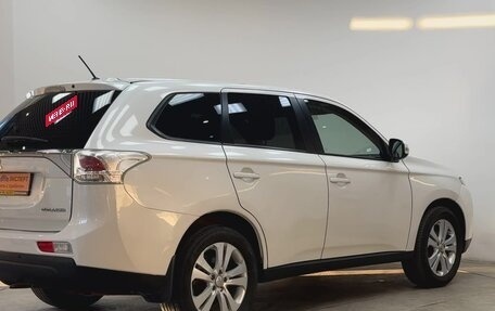 Mitsubishi Outlander III рестайлинг 3, 2012 год, 1 390 000 рублей, 14 фотография